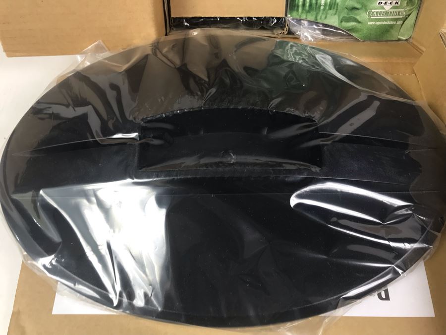 New Tiger Woods Upper Deck Collectibles Signature Series Limited Edition Individually Numbered Collectible Memorabilia Pod Pens With Merchandiser Store Display By The CDM Company - 3 Styles 24 Tiger Woods Pens [Photo 9]