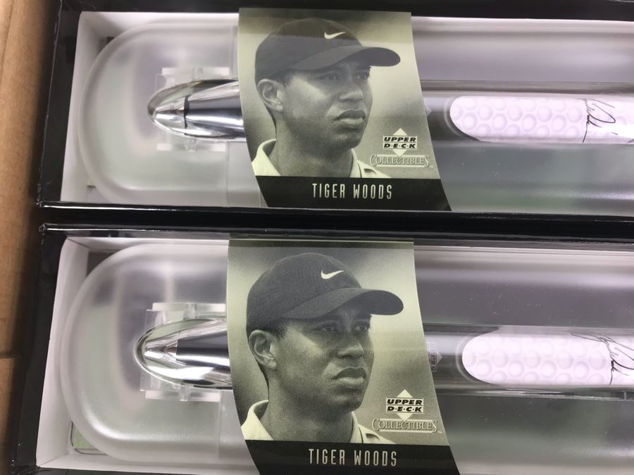 New Tiger Woods Upper Deck Collectibles Signature Series Limited Edition Individually Numbered Collectible Memorabilia Pod Pens With Merchandiser Store Display By The CDM Company - 3 Styles 24 Tiger Woods Pens [Photo 18]