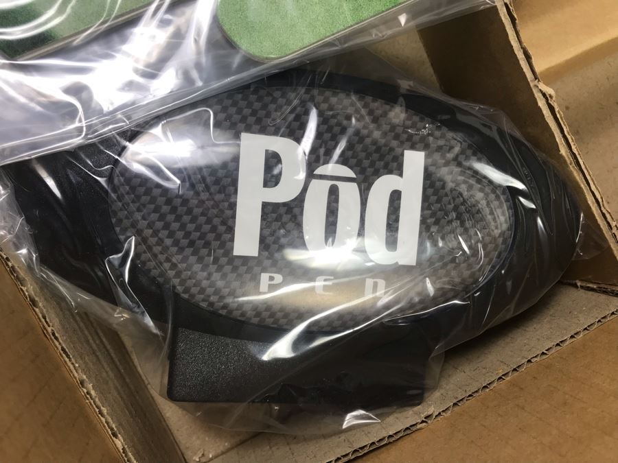 New Tiger Woods Upper Deck Collectibles Signature Series Limited Edition Individually Numbered Collectible Memorabilia Pod Pens With Merchandiser Store Display By The CDM Company - 3 Styles 24 Tiger Woods Pens [Photo 8]