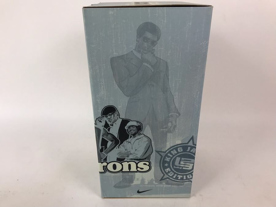 Rare Limited Edition Of 1,500 All Star Vinyl NBA The Lebrons King James Edition Kid Lebron 2006 Upper Deck Collectibles Nike LeBron James Figure [Photo 9]