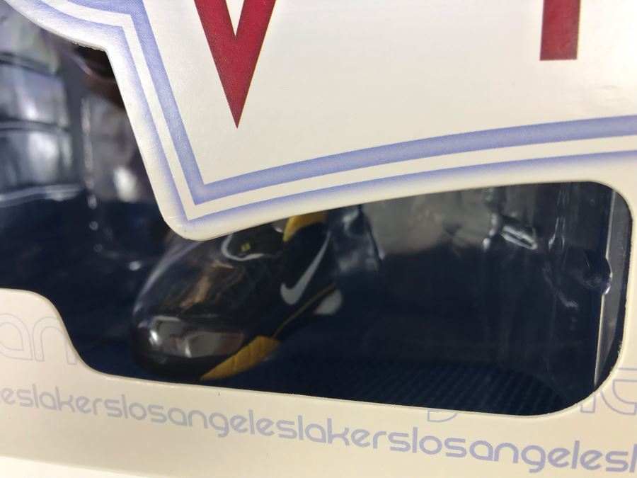 Rare Limited Edition Of 1,500 All Star Vinyl NBA Kobe Bryant Los Angeles Lakers Basketball 2007 Upper Deck Collectibles Collectible Vinyl Figure [Photo 9]