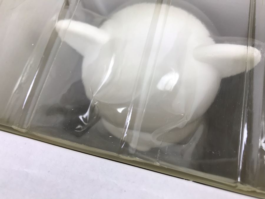 (3) New DIY QEE Do-It-Yourself Custom Qee Vinyl Collectible Toys: 8' Qee D-I-Y ToyerQ, KitCatQ And BearBearQ By Toy2r White Figures - See Photos [Photo 12]