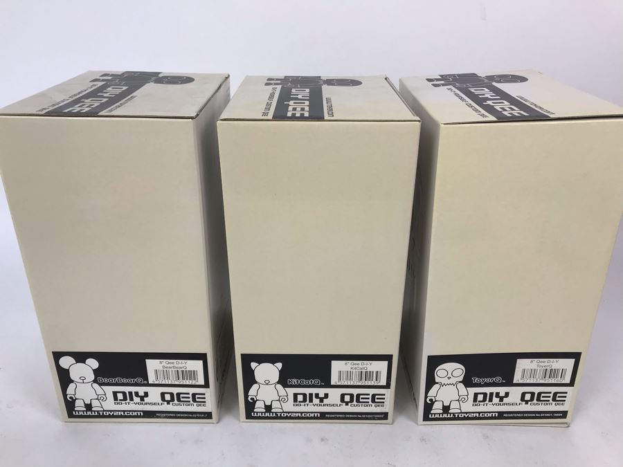 (3) New DIY QEE Do-It-Yourself Custom Qee Vinyl Collectible Toys: 8' Qee D-I-Y ToyerQ, KitCatQ And BearBearQ By Toy2r White Figures - See Photos [Photo 4]