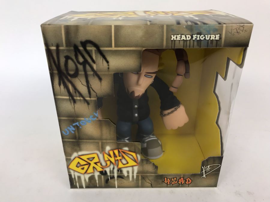 New In Box 2002 KORN Head Figure The Stronghold Group [Photo 2]