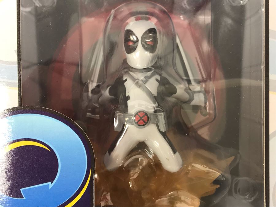 New In Box 2015 Marvel Deadpool Collectible Vinyl Action Figure Loot Crate Exclusive QMX Quantum Mechanix [Photo 4]