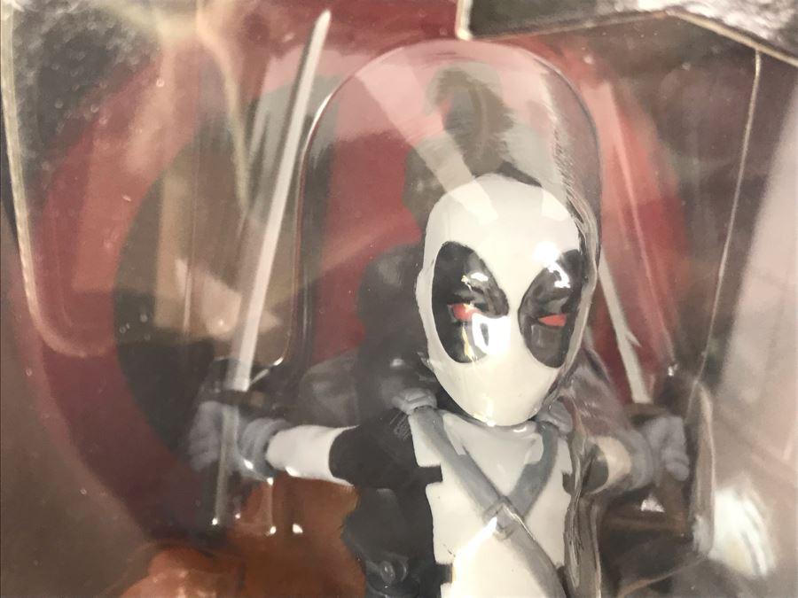 New In Box 2015 Marvel Deadpool Collectible Vinyl Action Figure Loot Crate Exclusive QMX Quantum Mechanix [Photo 5]