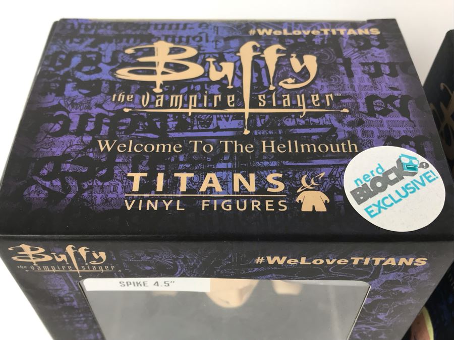 New Pair Of 2015 Buffy The Vampire Slayer Spike 4.5' Titans Vinyl Figures Nerd Block Exclusive [Photo 5]