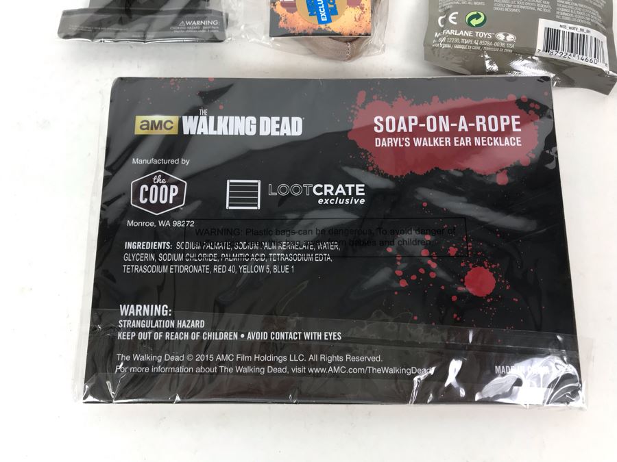 New AMC The Walking Dead Show Promotional Toys Items Jewelry [Photo 9]