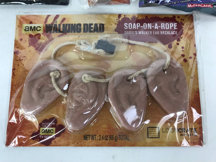 New AMC The Walking Dead Show Promotional Toys Items Jewelry [Photo 2]