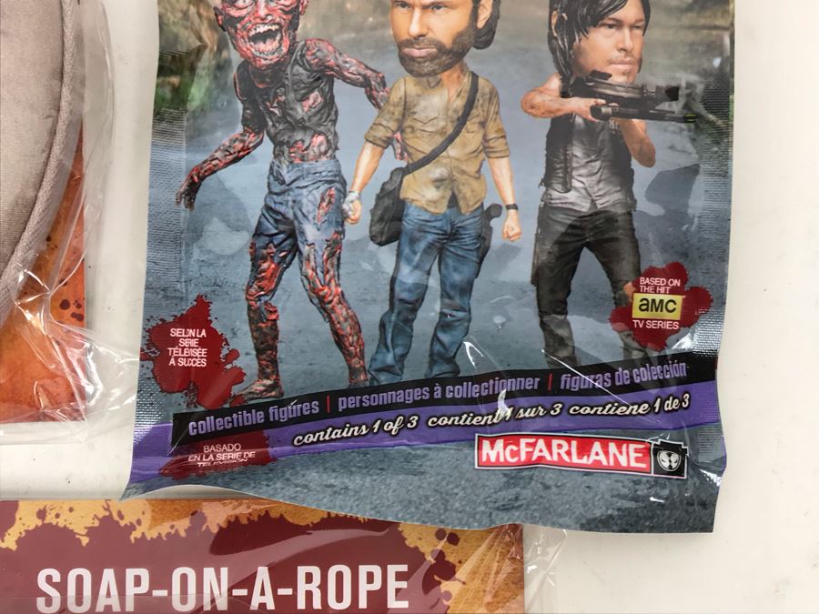 New AMC The Walking Dead Show Promotional Toys Items Jewelry [Photo 5]