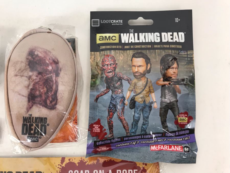 New AMC The Walking Dead Show Promotional Toys Items Jewelry [Photo 4]