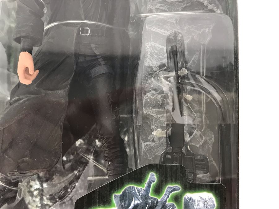 New 2003 In Packaging The Matrix Series One Neo The Matrix Lobby Scene McFarlane Toys Action Figures [Photo 5]
