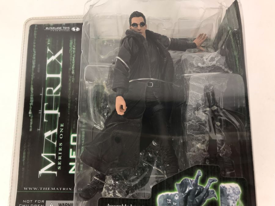 New 2003 In Packaging The Matrix Series One Neo The Matrix Lobby Scene McFarlane Toys Action Figures [Photo 3]