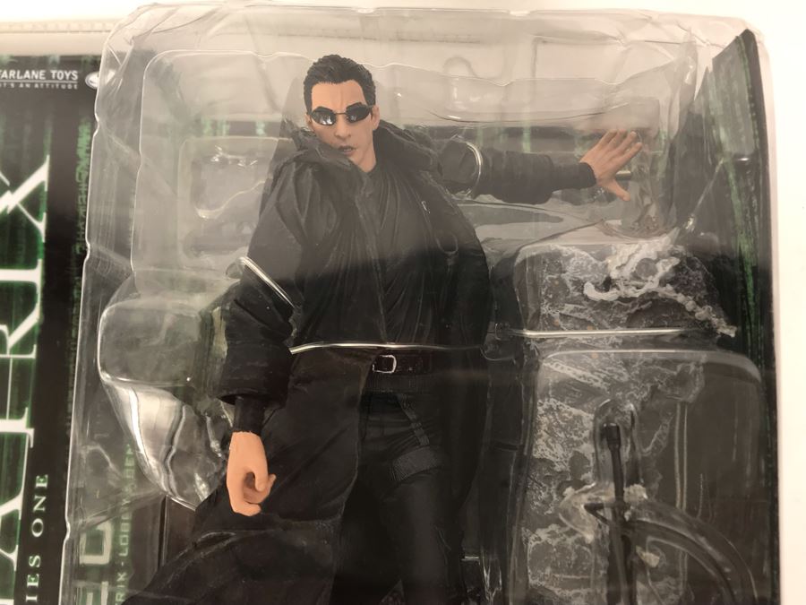 New 2003 In Packaging The Matrix Series One Neo The Matrix Lobby Scene McFarlane Toys Action Figures [Photo 4]