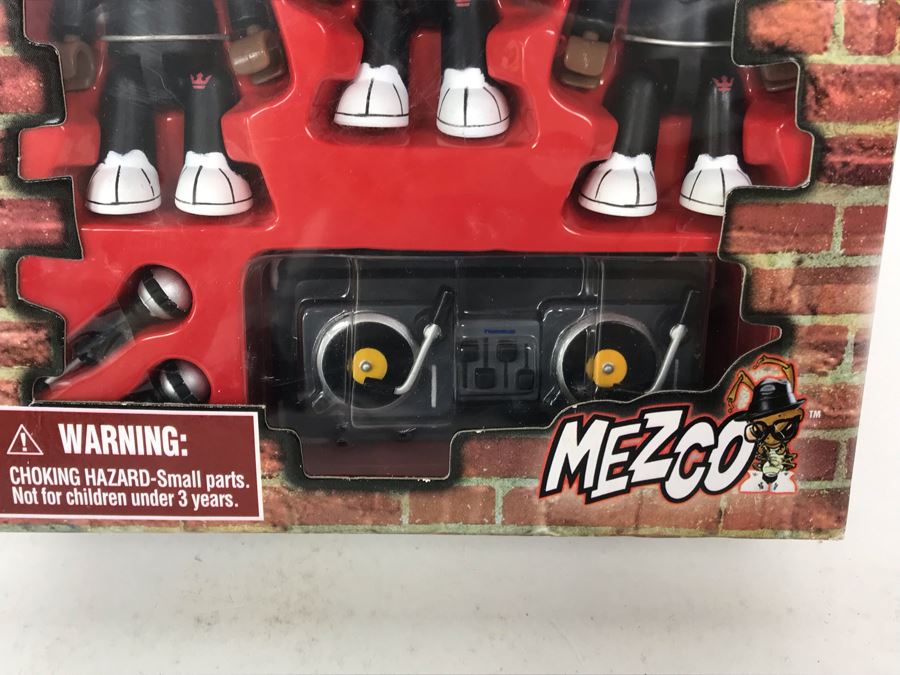 New In Box 2002 Mez-Itz Run Dmz By Mezco Toyz [Photo 4]