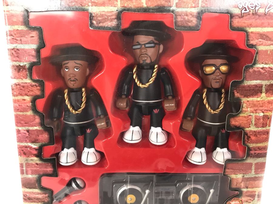 New In Box 2002 Mez-Itz Run Dmz By Mezco Toyz [Photo 3]