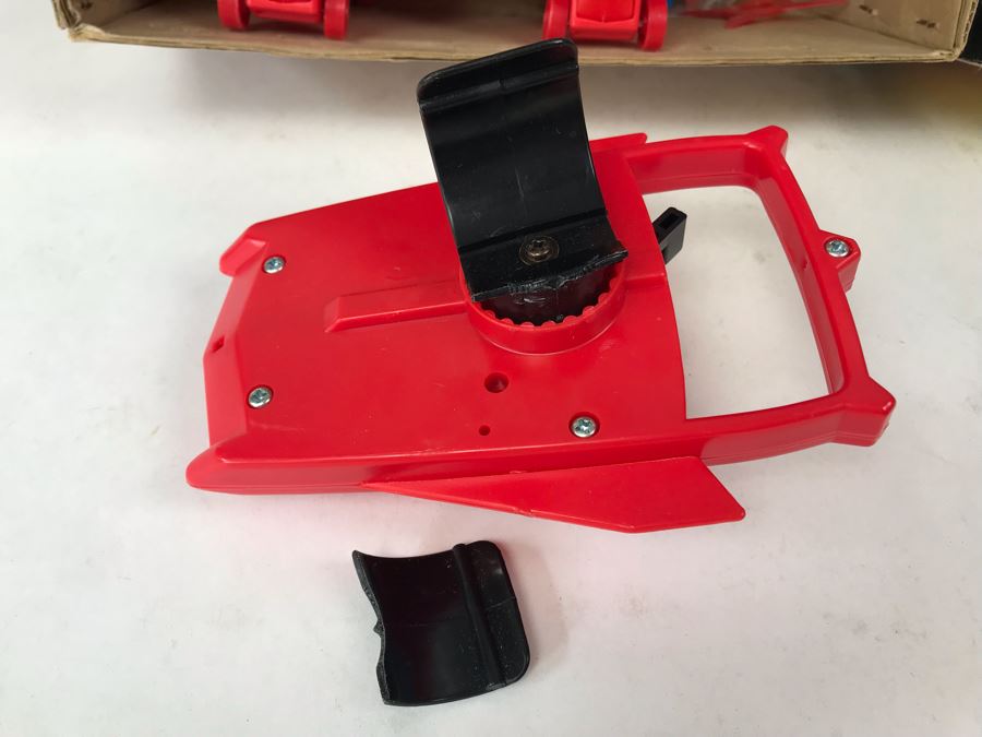 Like New 1976 Mattel Shogun Warriors Dragun 23 1/2' Tall With Box No. 9858 See Photos For Damage To Wristband Of Star Shooter That Straps Onto The Arm [Photo 28]