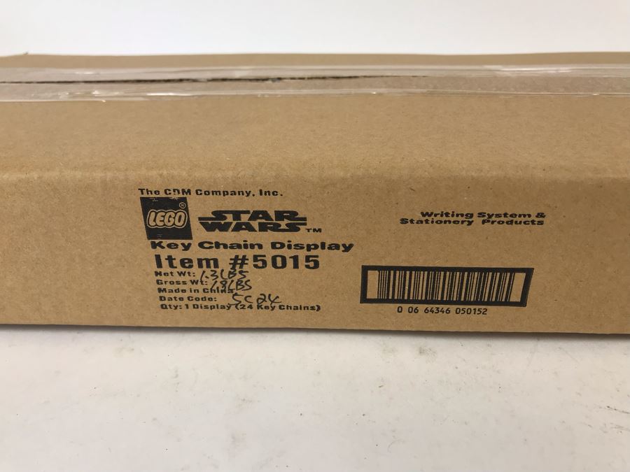 Sealed Box Of New LEGO Star Wars Key Chain Merchandiser Retail Display - 1 Display And 24 Key Chains By The CDM Company - Yoda, Darth Vader, R2-D2 And Chewbacca Key Chains [Photo 3]