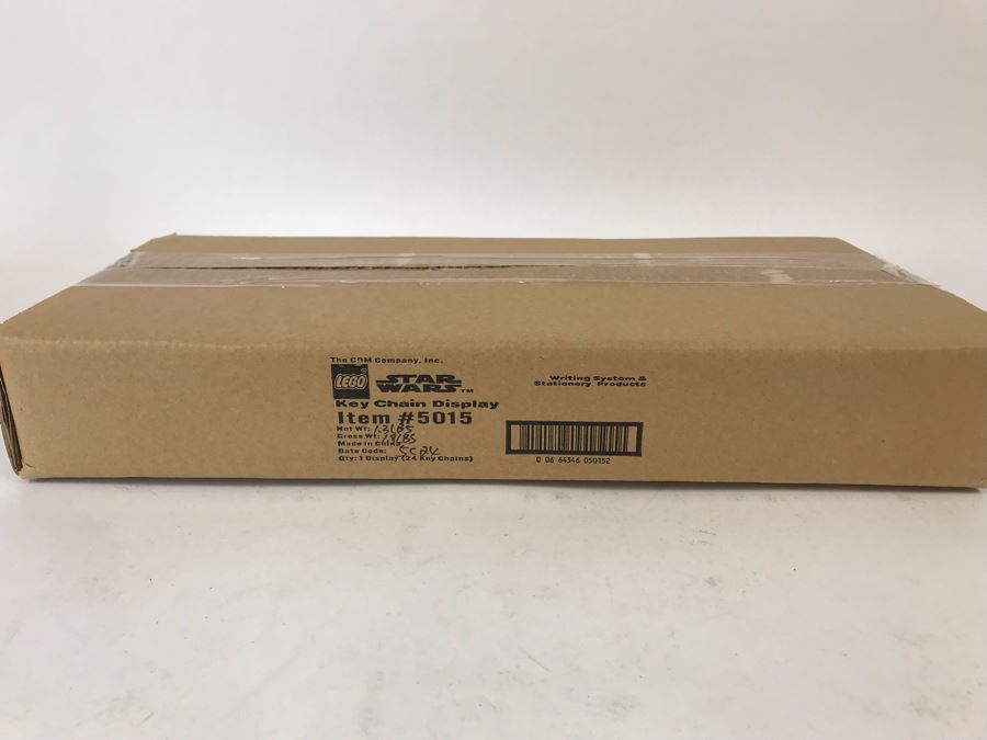 Sealed Box Of New LEGO Star Wars Key Chain Merchandiser Retail Display - 1 Display And 24 Key Chains By The CDM Company - Yoda, Darth Vader, R2-D2 And Chewbacca Key Chains [Photo 2]