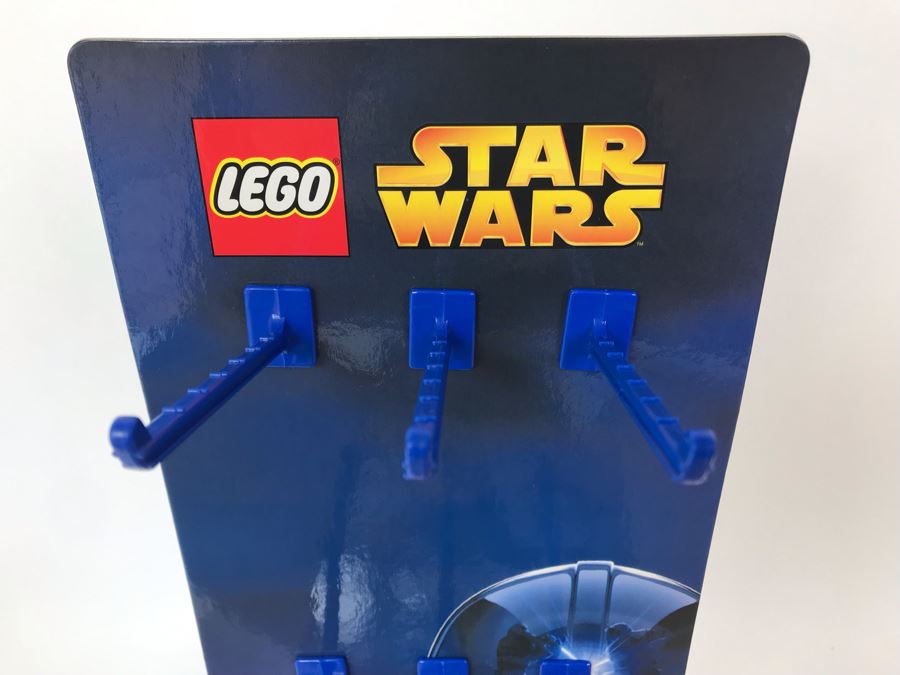 Sealed Box Of New LEGO Star Wars Key Chain Merchandiser Retail Display - 1 Display And 24 Key Chains By The CDM Company - Yoda, Darth Vader, R2-D2 And Chewbacca Key Chains [Photo 5]