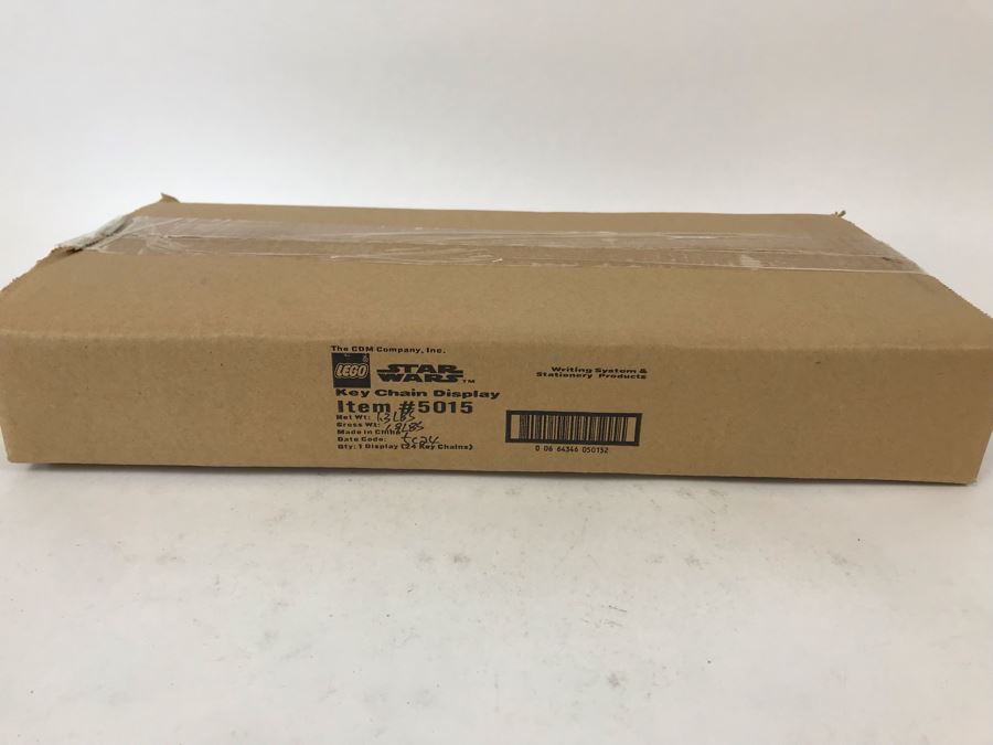 New LEGO Star Wars Key Chain Merchandiser Retail Display - 1 Display And 24 Key Chains By The CDM Company - Yoda, Darth Vader, R2-D2 And Chewbacca Key Chains [Photo 2]