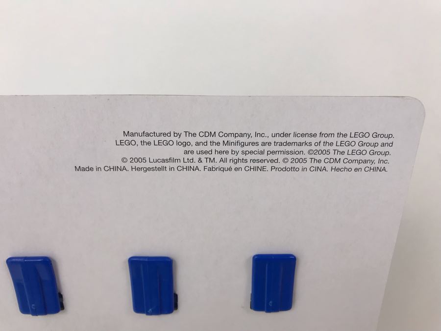 New LEGO Star Wars Key Chain Merchandiser Retail Display - 1 Display And 24 Key Chains By The CDM Company - Yoda, Darth Vader, R2-D2 And Chewbacca Key Chains [Photo 11]