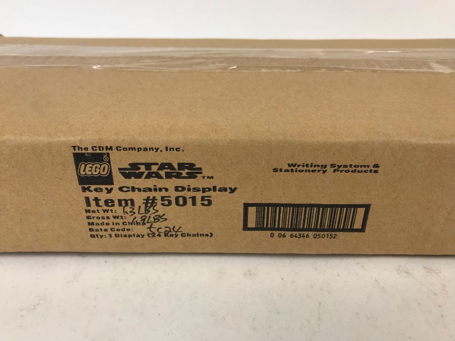 New LEGO Star Wars Key Chain Merchandiser Retail Display - 1 Display And 24 Key Chains By The CDM Company - Yoda, Darth Vader, R2-D2 And Chewbacca Key Chains [Photo 3]