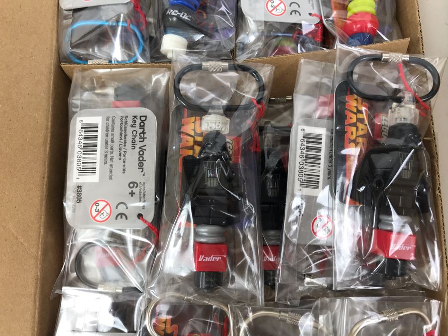 New LEGO Star Wars Key Chain Merchandiser Retail Display - 1 Display And 24 Key Chains By The CDM Company - Yoda, Darth Vader, R2-D2 And Chewbacca Key Chains [Photo 14]