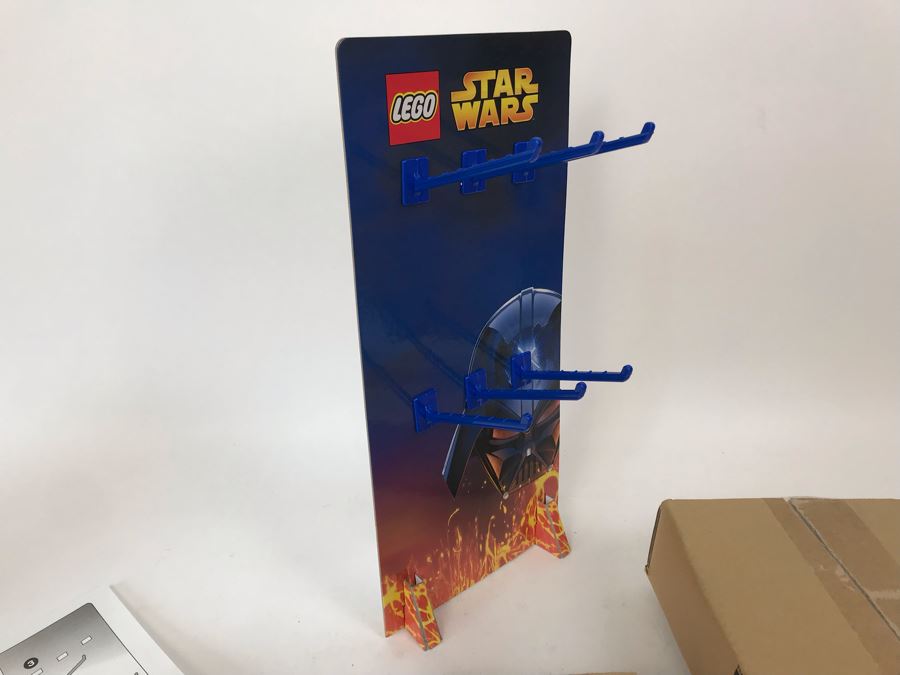 New LEGO Star Wars Key Chain Merchandiser Retail Display - 1 Display And 24 Key Chains By The CDM Company - Yoda, Darth Vader, R2-D2 And Chewbacca Key Chains [Photo 7]