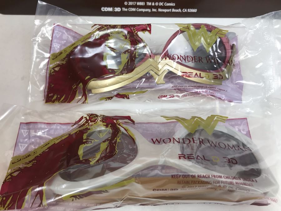 New 2017 Wonder Woman Cardboard Movie Display For Displaying 3D Glasses And Box Of New Wonder Woman And Princess Diana 3D Eyewear Glasses Approximately 100 Glasses [Photo 12]