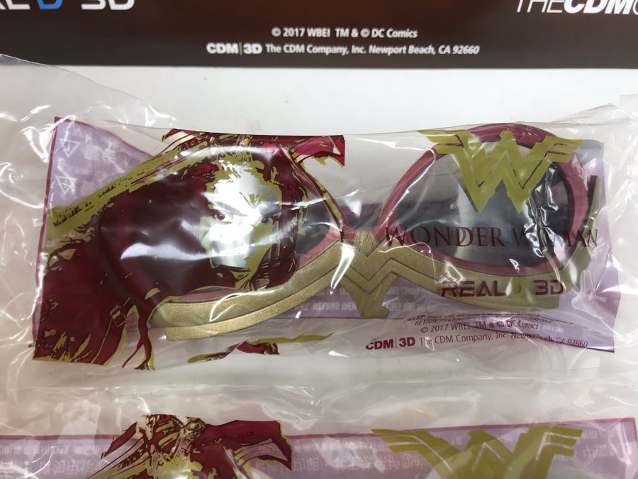 New 2017 Wonder Woman Cardboard Movie Display For Displaying 3D Glasses And Box Of New Wonder Woman And Princess Diana 3D Eyewear Glasses Approximately 100 Glasses [Photo 13]