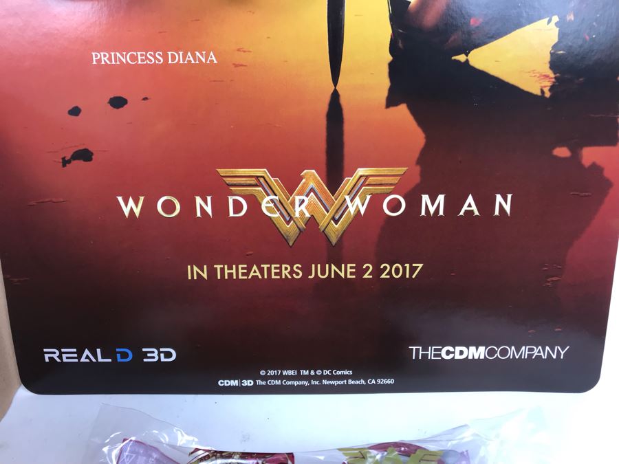 New 2017 Wonder Woman Cardboard Movie Display For Displaying 3D Glasses And Box Of New Wonder Woman And Princess Diana 3D Eyewear Glasses Approximately 100 Glasses [Photo 9]