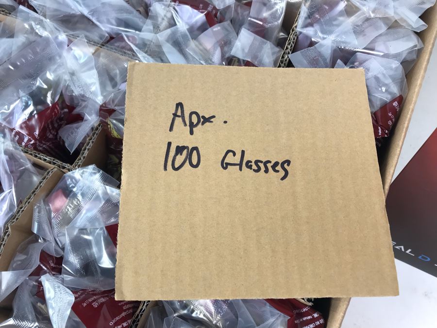 New 2017 Wonder Woman Cardboard Movie Display For Displaying 3D Glasses And Box Of New Wonder Woman And Princess Diana 3D Eyewear Glasses Approximately 100 Glasses [Photo 16]