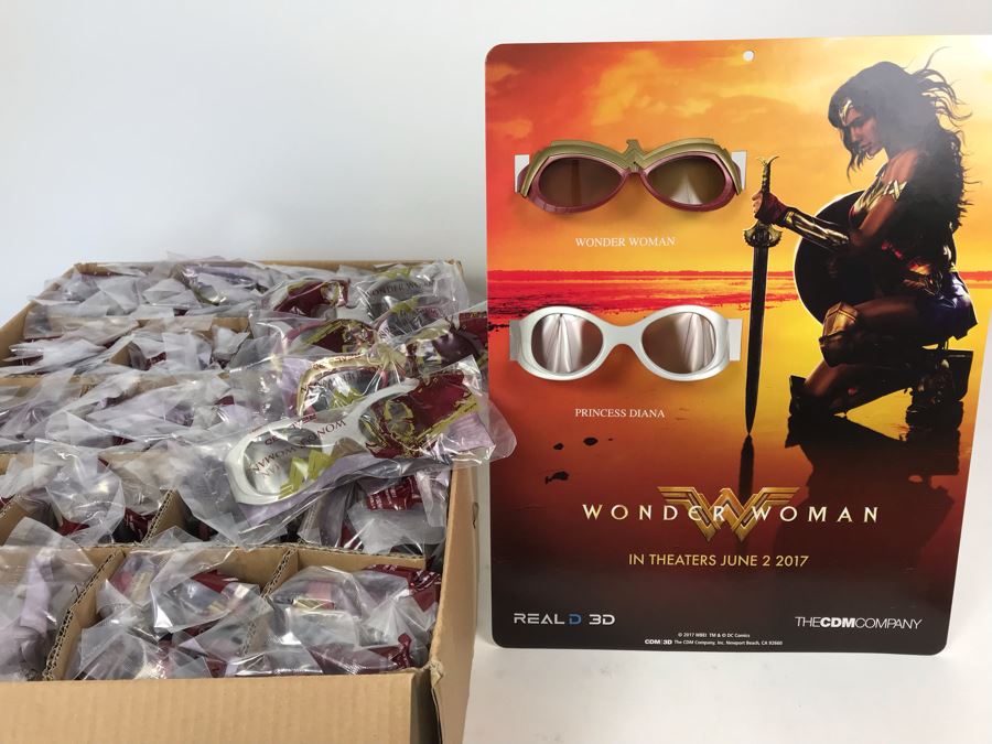 New 2017 Wonder Woman Cardboard Movie Display For Displaying 3D Glasses And Box Of New Wonder Woman And Princess Diana 3D Eyewear Glasses Approximately 100 Glasses [Photo 2]