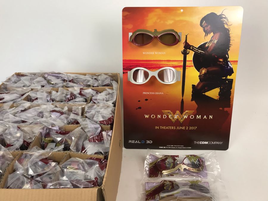 New 2017 Wonder Woman Cardboard Movie Display For Displaying 3D Glasses And Box Of New Wonder Woman And Princess Diana 3D Eyewear Glasses Approximately 100 Glasses [Photo 5]