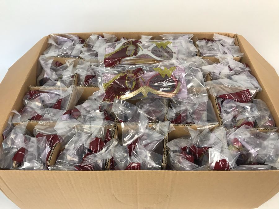 New 2017 Box Of Wonder Woman Movie 3D Glasses Of Wonder Woman And Princess Diana 3D Eyewear Glasses Approximately 100 Glasses [Photo 2]