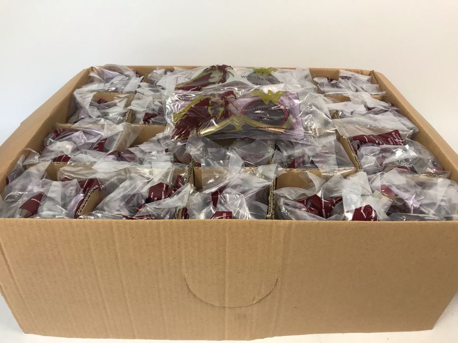 New 2017 Box Of Wonder Woman Movie 3D Glasses Of Wonder Woman And Princess Diana 3D Eyewear Glasses Approximately 100 Glasses [Photo 3]