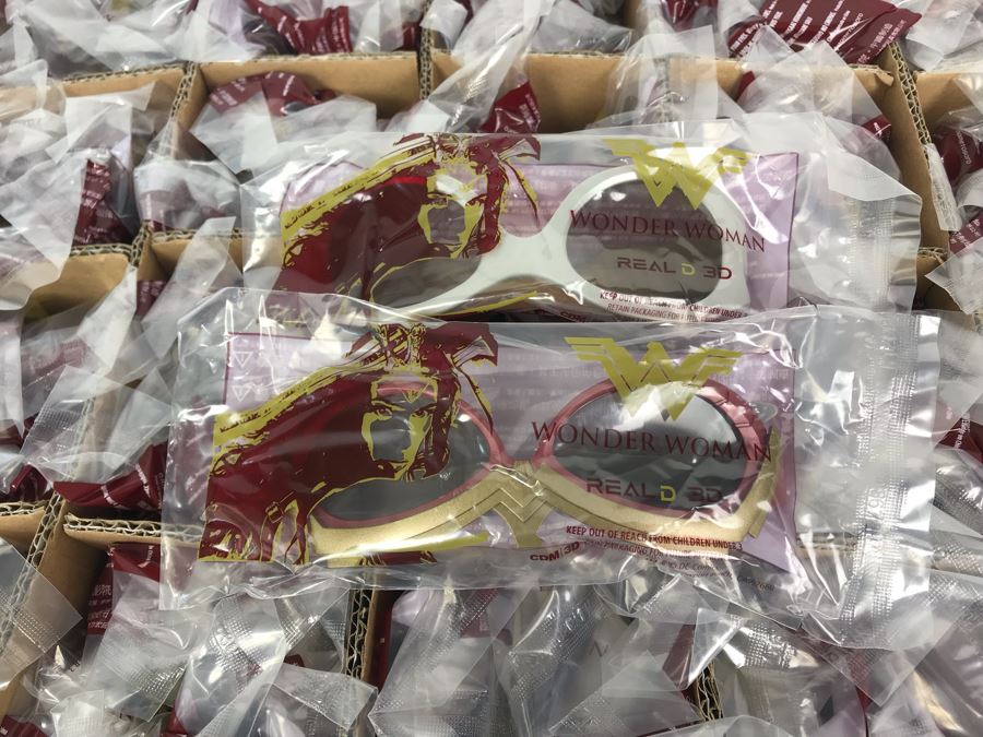 New 2017 Box Of Wonder Woman Movie 3D Glasses Of Wonder Woman And Princess Diana 3D Eyewear Glasses Approximately 100 Glasses [Photo 3]