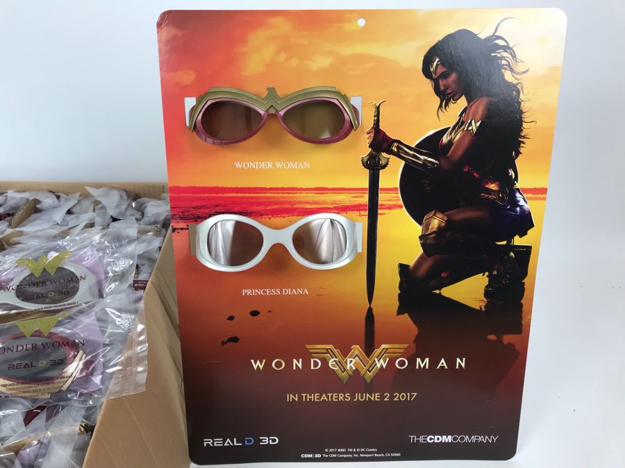 New 2017 Wonder Woman Cardboard Movie Display For Displaying 3D Glasses And Box Of New Wonder Woman And Princess Diana 3D Eyewear Glasses Approximately 100 Glasses [Photo 4]
