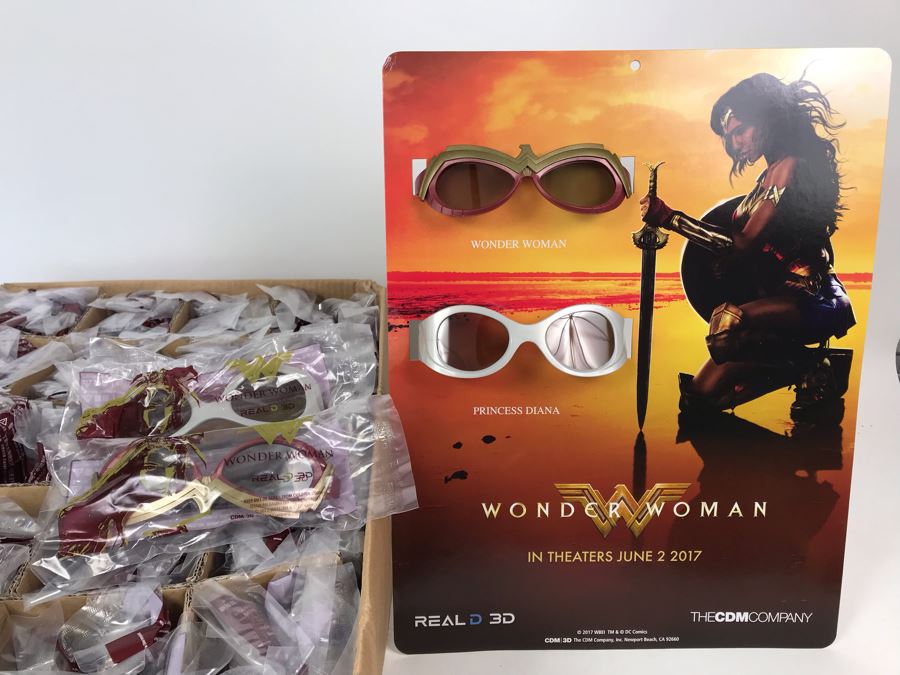 New 2017 Wonder Woman Cardboard Movie Display For Displaying 3D Glasses And Box Of New Wonder Woman And Princess Diana 3D Eyewear Glasses Approximately 100 Glasses [Photo 3]