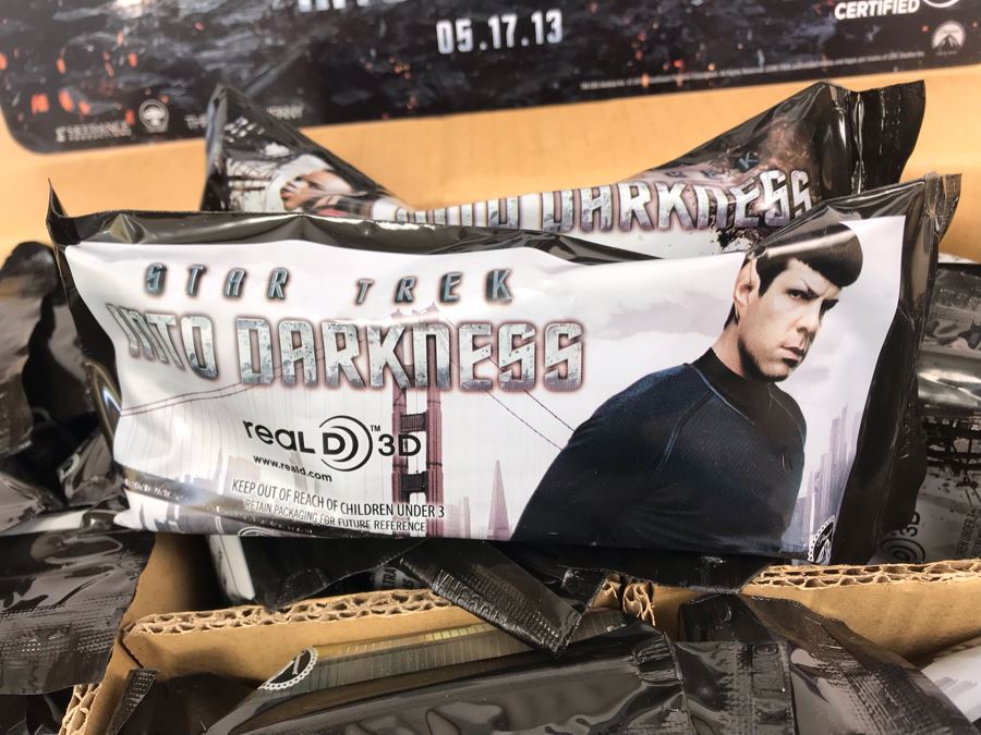 New 2013 Star Trek Into The Darkness Cardboard Movie Display For Displaying 3D Glasses And Box Of New Kirk, Spock & Uhura 3D Eyewear Glasses Approximately 120 Glasses [Photo 10]
