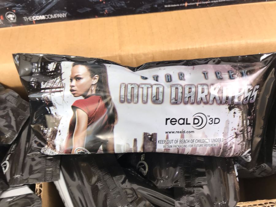 New 2013 Star Trek Into The Darkness Cardboard Movie Display For Displaying 3D Glasses And Box Of New Kirk, Spock & Uhura 3D Eyewear Glasses Approximately 120 Glasses [Photo 11]