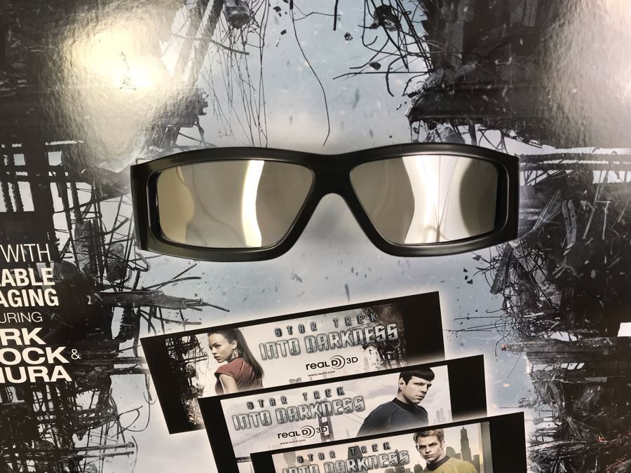New 2013 Star Trek Into The Darkness Cardboard Movie Display For Displaying 3D Glasses And Box Of New Kirk, Spock & Uhura 3D Eyewear Glasses Approximately 120 Glasses [Photo 5]