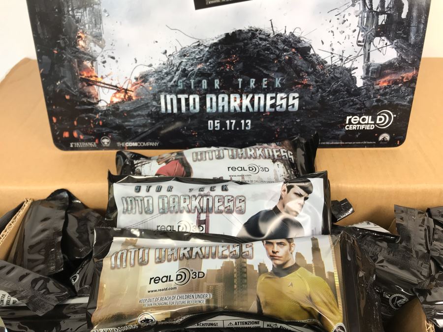 New 2013 Star Trek Into The Darkness Cardboard Movie Display For Displaying 3D Glasses And Box Of New Kirk, Spock & Uhura 3D Eyewear Glasses Approximately 120 Glasses [Photo 15]