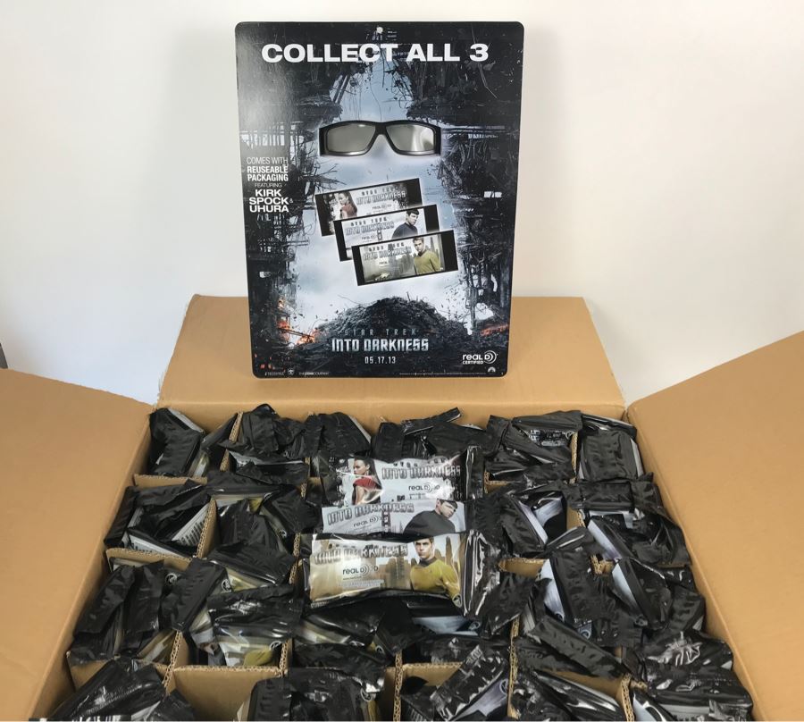 New 2013 Star Trek Into The Darkness Cardboard Movie Display For Displaying 3D Glasses And Box Of New Kirk, Spock & Uhura 3D Eyewear Glasses Approximately 120 Glasses [Photo 22]