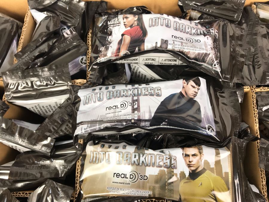 New 2013 Star Trek Into The Darkness Cardboard Movie Display For Displaying 3D Glasses And Box Of New Kirk, Spock & Uhura 3D Eyewear Glasses Approximately 120 Glasses [Photo 11]