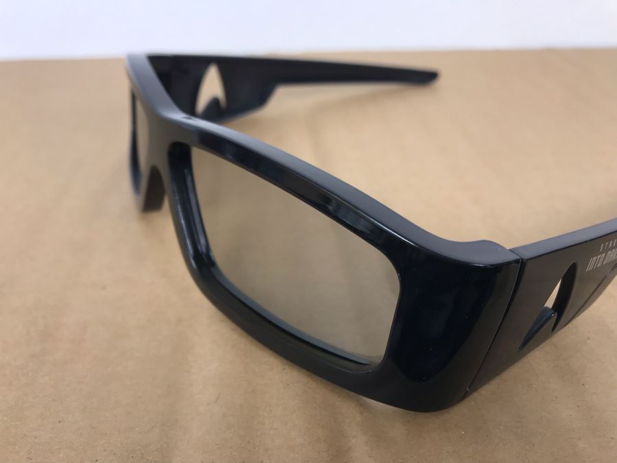 New 2013 Star Trek Into The Darkness Cardboard Movie Display For Displaying 3D Glasses And Box Of New Kirk, Spock & Uhura 3D Eyewear Glasses Approximately 120 Glasses [Photo 18]