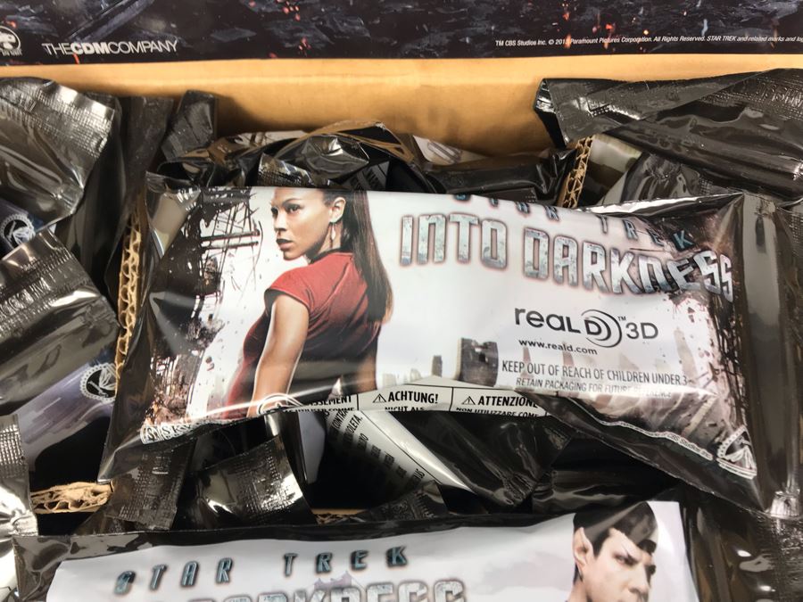 New 2013 Star Trek Into The Darkness Cardboard Movie Display For Displaying 3D Glasses And Box Of New Kirk, Spock & Uhura 3D Eyewear Glasses Approximately 120 Glasses [Photo 14]