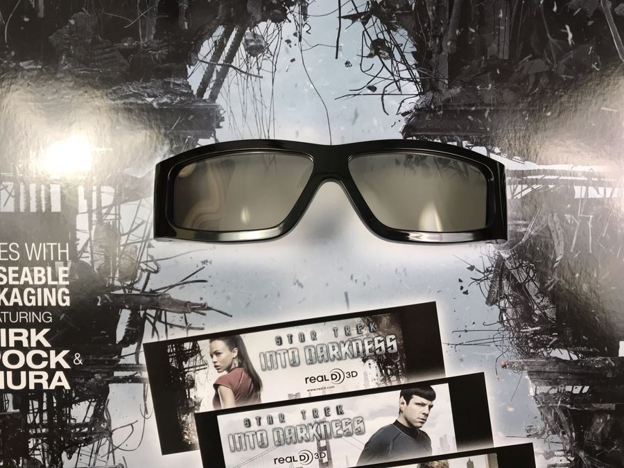 New 2013 Star Trek Into The Darkness Cardboard Movie Display For Displaying 3D Glasses And Box Of New Kirk, Spock & Uhura 3D Eyewear Glasses Approximately 120 Glasses [Photo 5]