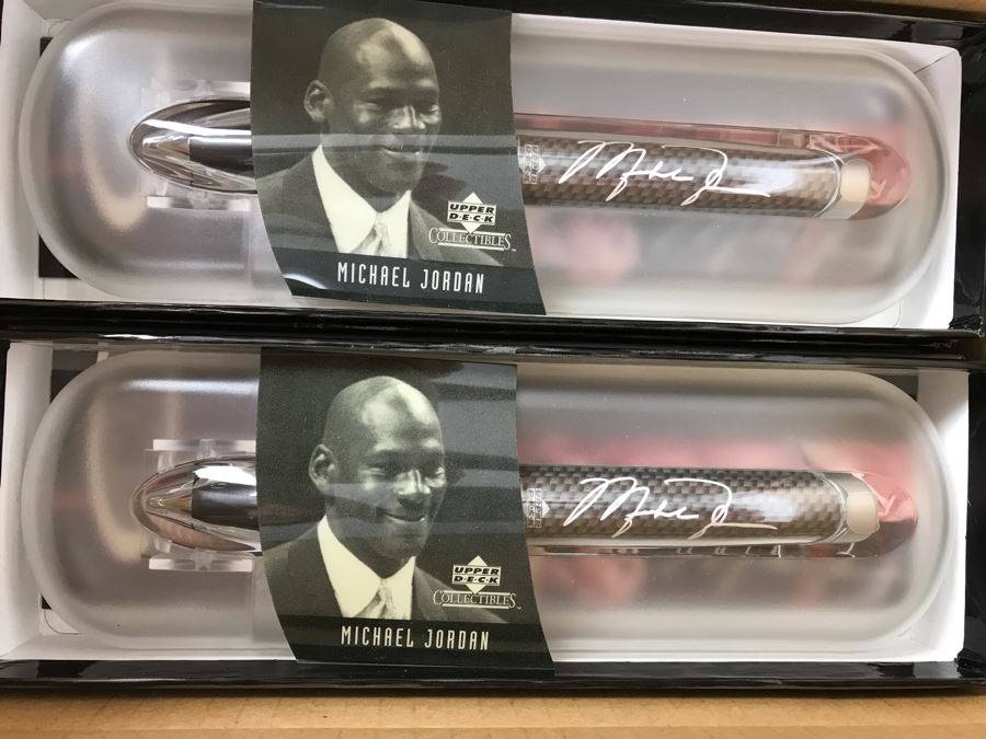 New Michael Jordan Upper Deck Collectibles Signature Series Limited Edition Individually Numbered Collectible Memorabilia Pod Pens With Merchandiser Store Display By The CDM Company - 3 Styles 24 Michael Jordan Pens [Photo 7]